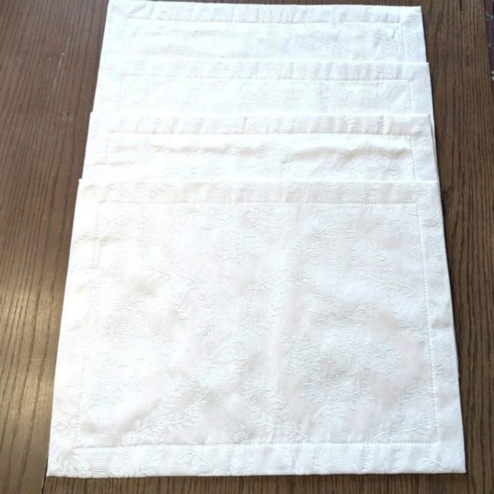 Waterford China White Damask Floral Placemats 4 Vtg 1998 Cotton Blend Elegant